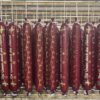 Wilde Adventskalender-Salami – Wildsalami mit Schnittstelle und Weihnachtsdekoration, witzige Alternative zum klassischen Adventskalender