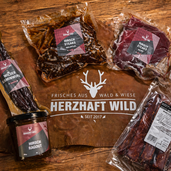 Vatertagspaket Herzhaft Wild mit Hirschsteaks, Wildsnacks und Grillschürze
